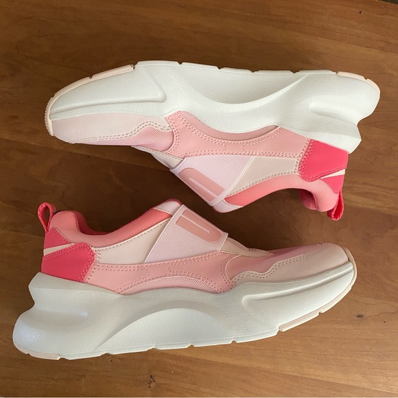 UGG LA Flex Pink Rose Women Slip On Athletic Sneakers - Size 6.5 - like new! - Picture 13 of 14
